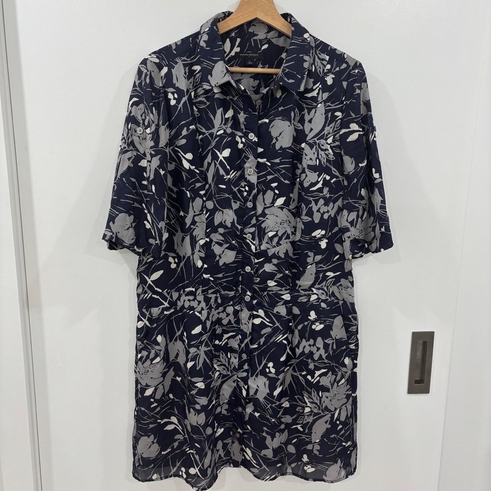 Banana Republic Floral Navy and White Button-Up Shirt Navy Blue Gray 12